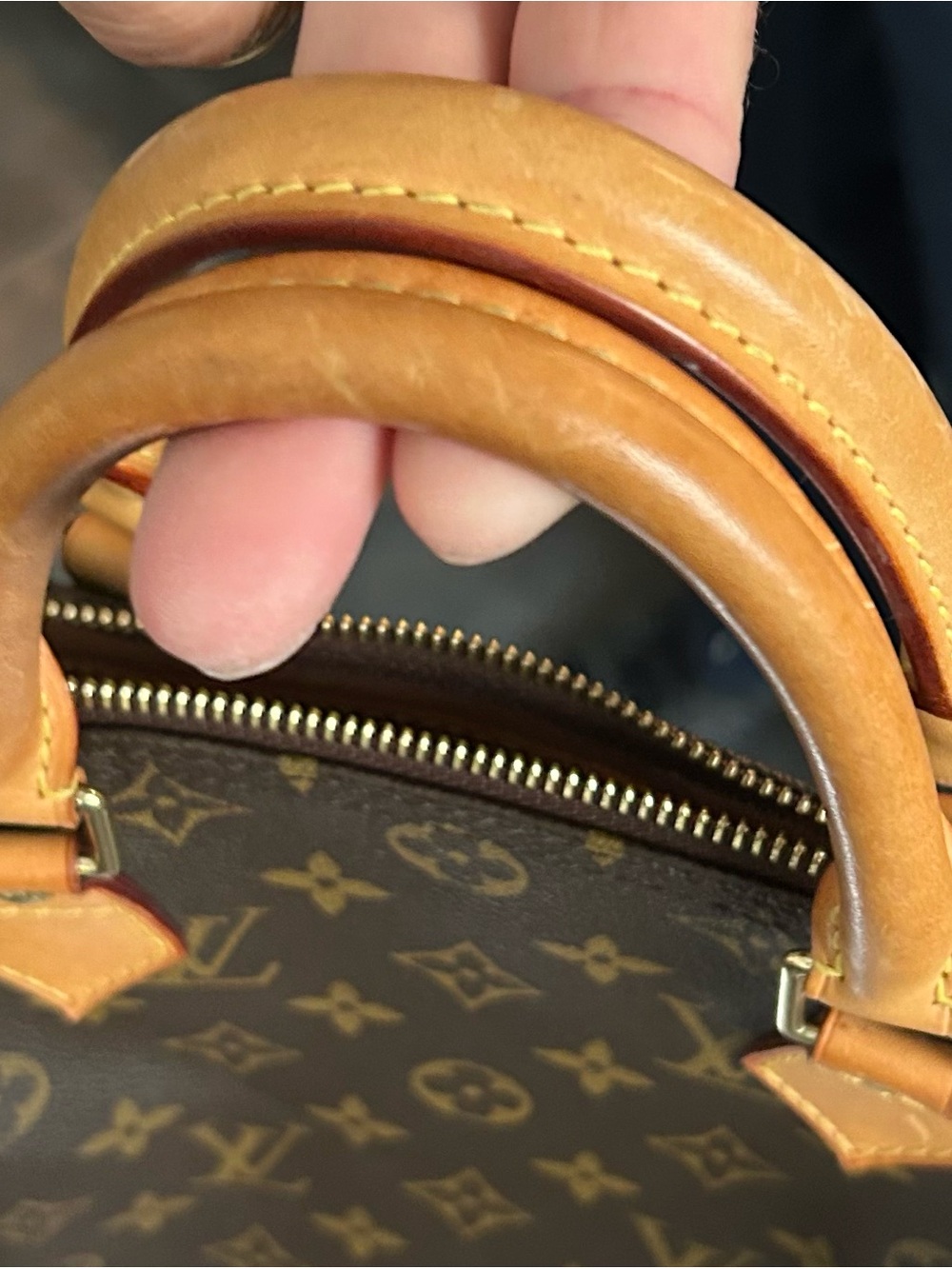 Authentic Louis Vuitton Speedy 30 in Monogram canvas - Picture 9 of 15